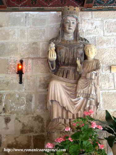 VIRGEN DE MARZO EN EL CLAUSTRO